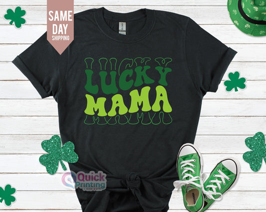Lucky Mama St Patricks Day T-Shirt: Glitter Clover Tee